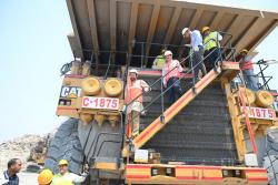 Hon'ble Minister of Coal & Mines Shri G Kishan Reddy taking stock of mining operations